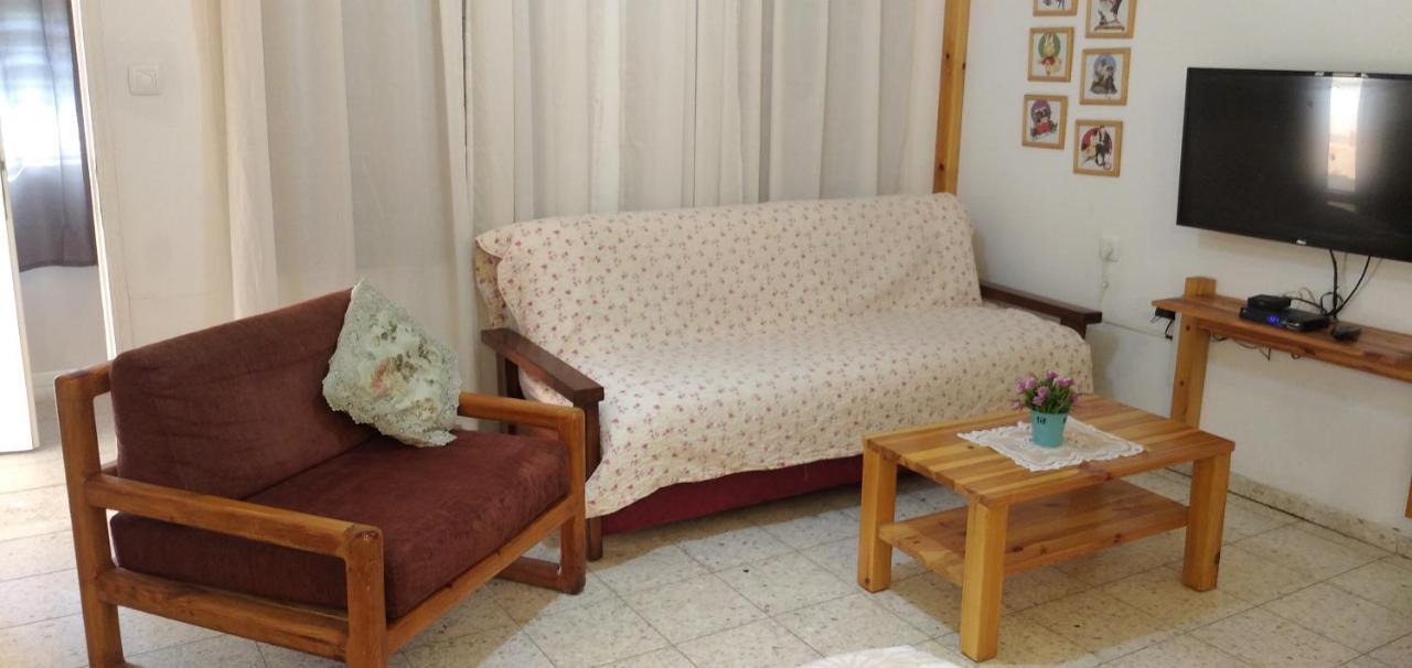 Jordan Valley One Room Apartment Menaẖemya Eksteriør billede